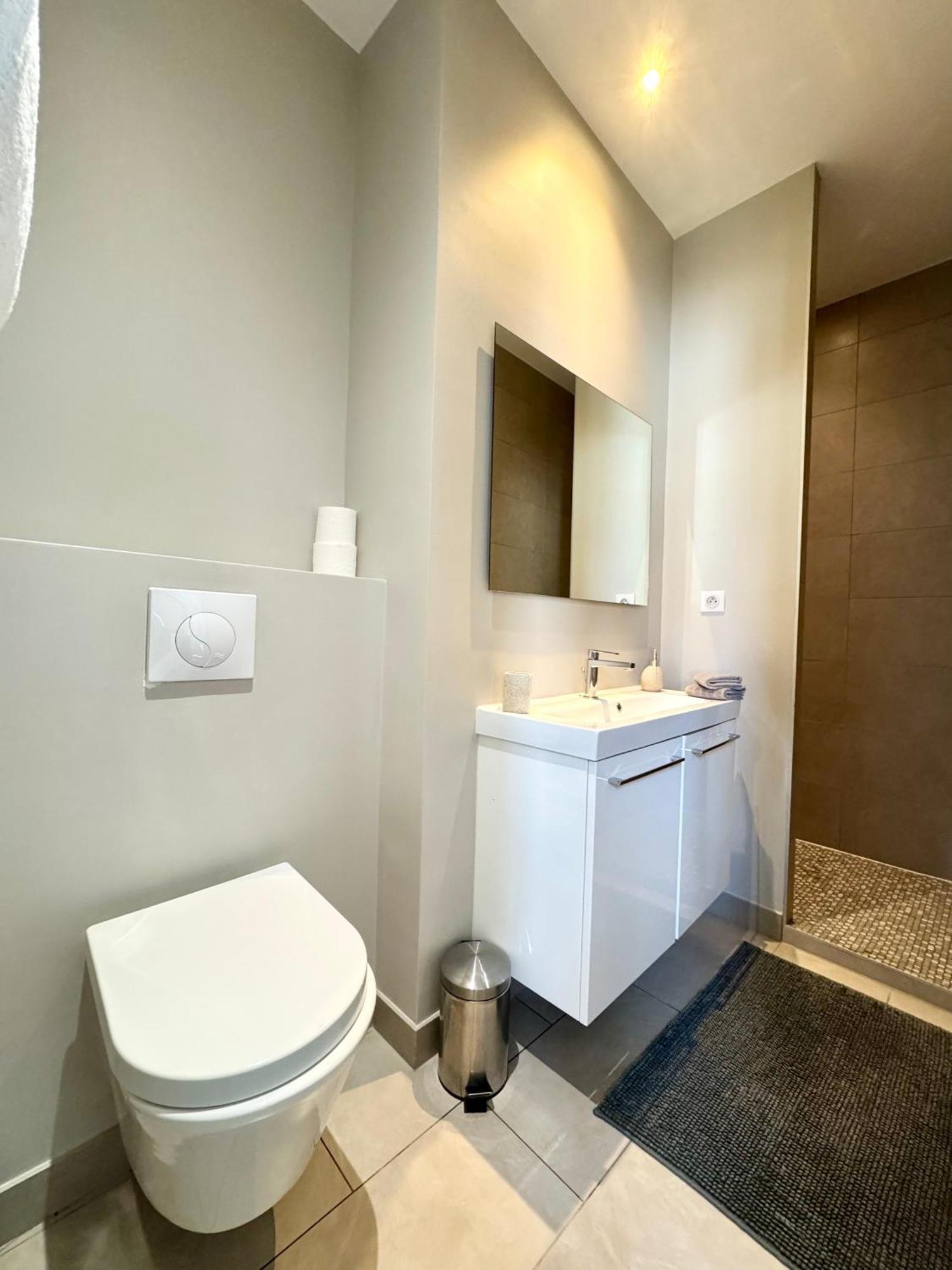 Wisteria Bed & Breakfast Fontainebleau Room photo